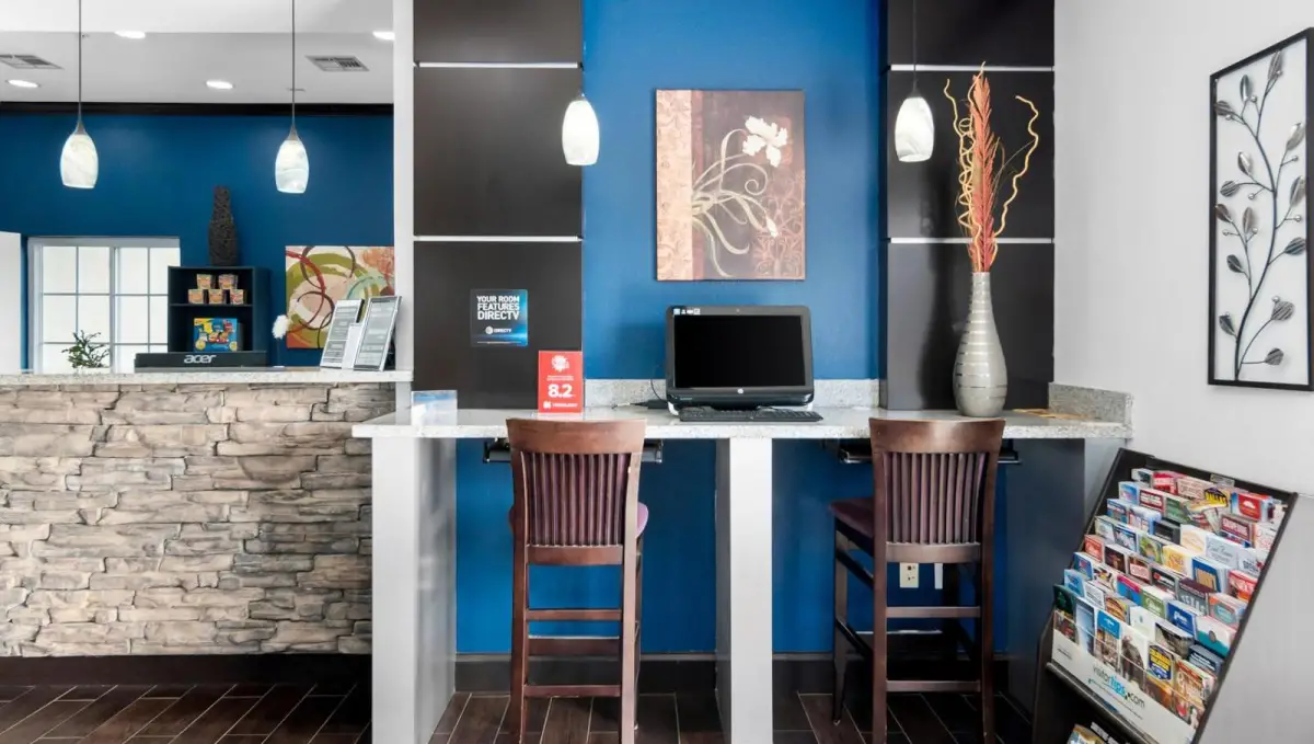 Belmont Inn and Suites 6